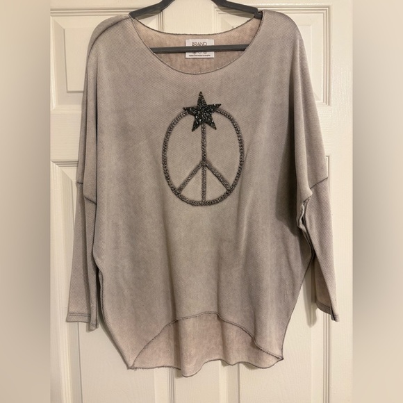 brand bazaar Tops - New Brand Bazar Shark Bite Tunic Oil Tie-Dye Finish Sequin Star Peace Sign L
